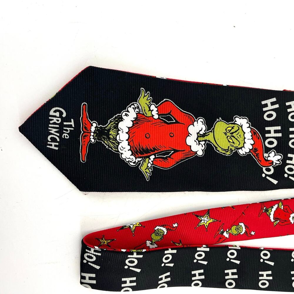 Dr Seuss Grinch Polyester Reversible Red Black Christmas Holiday Neck Tie 4 x 58